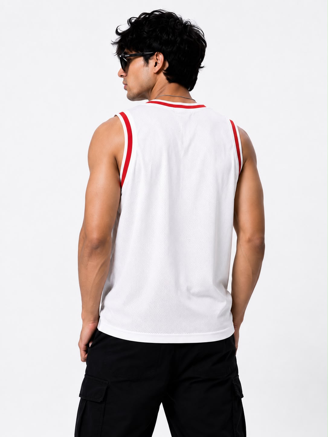 WHITE BULLS 23